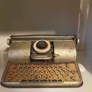 Berwin Superior Typewriter